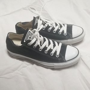 Size W8/M6 Converse